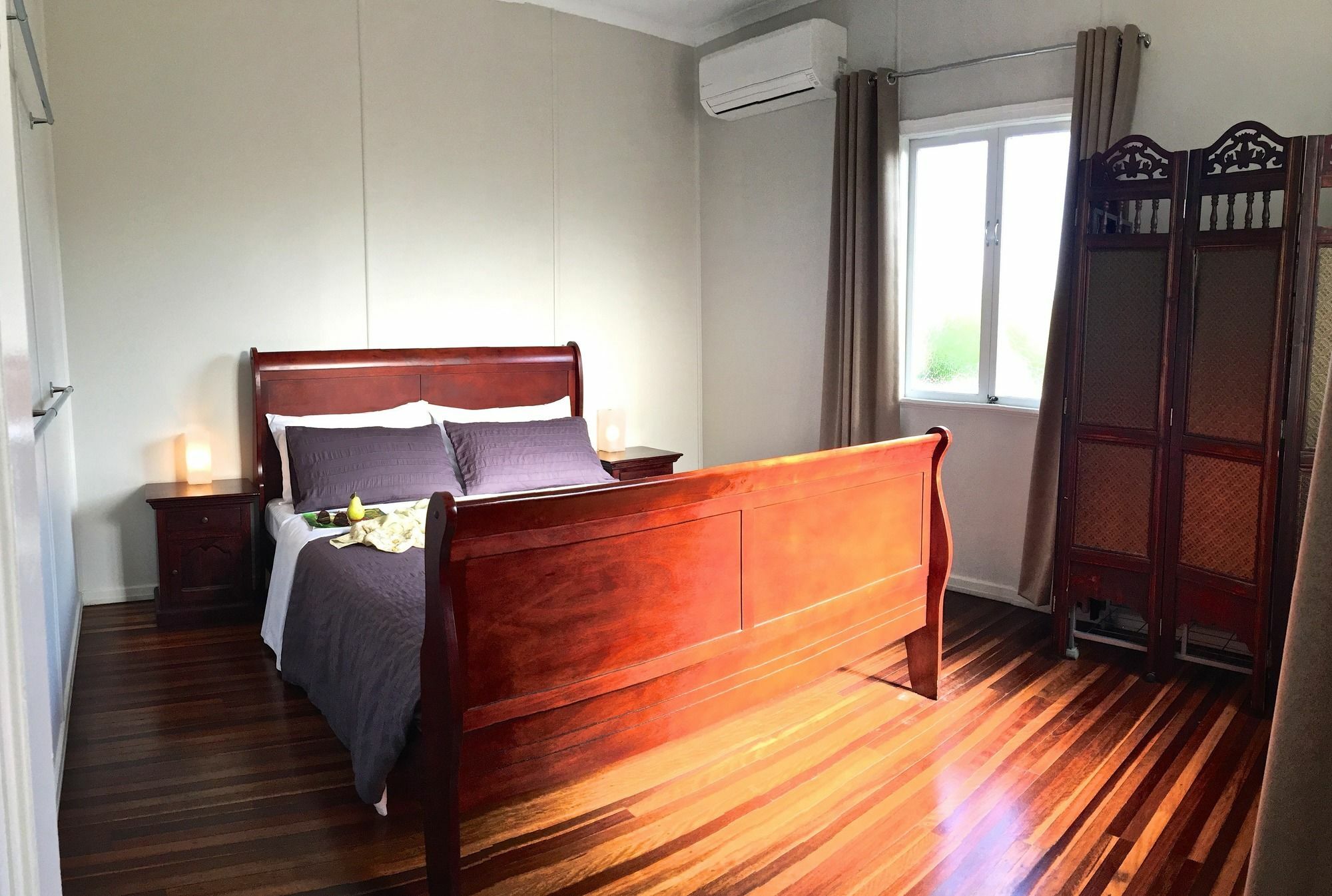 Five 3 Five Aparthotel Urangan Exterior photo