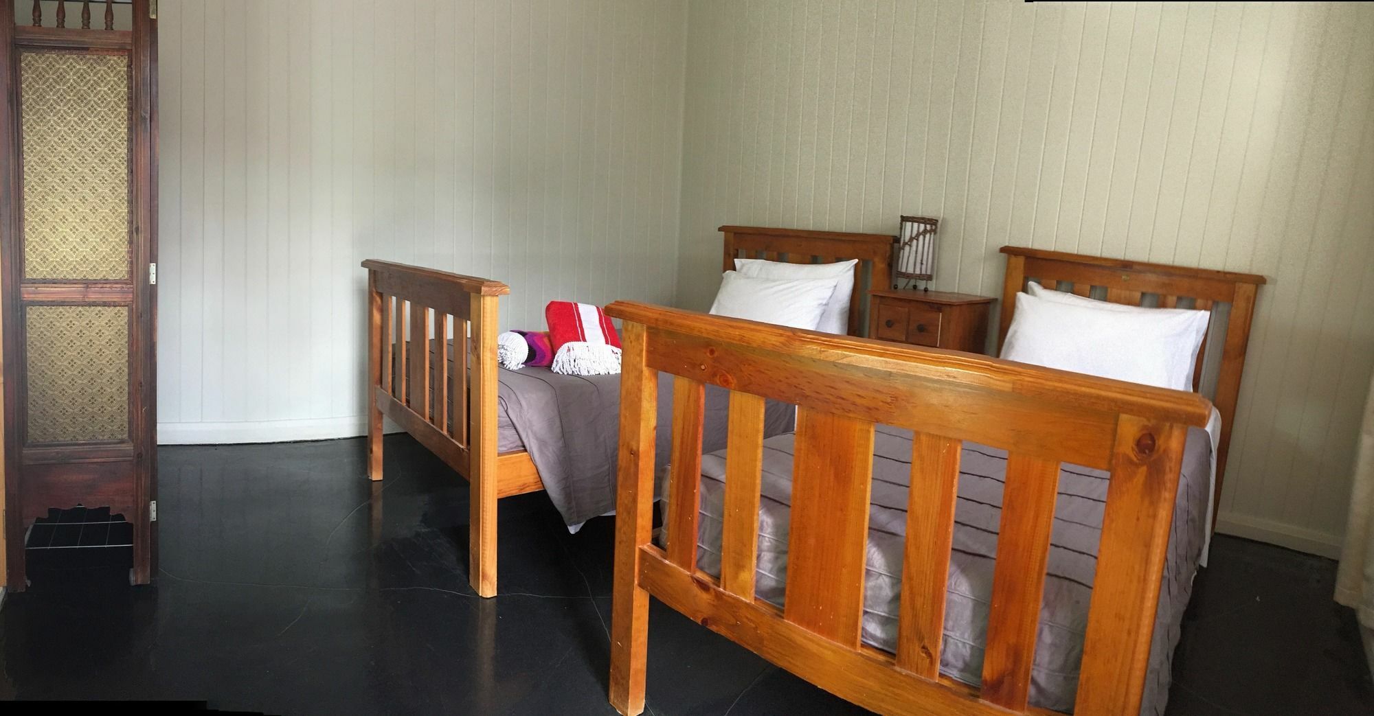 Five 3 Five Aparthotel Urangan Exterior photo