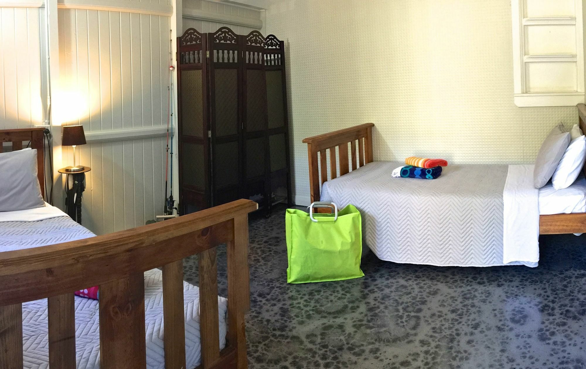 Five 3 Five Aparthotel Urangan Exterior photo